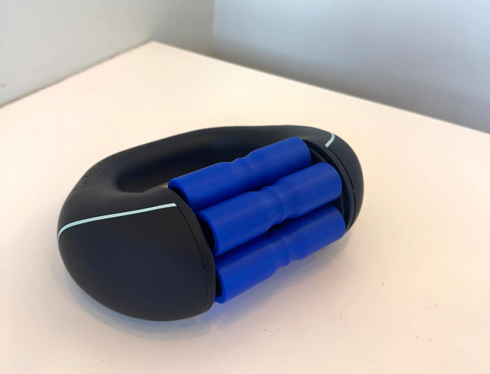 VascuVive Pulse prototype - D-shaped rechargeable massager
